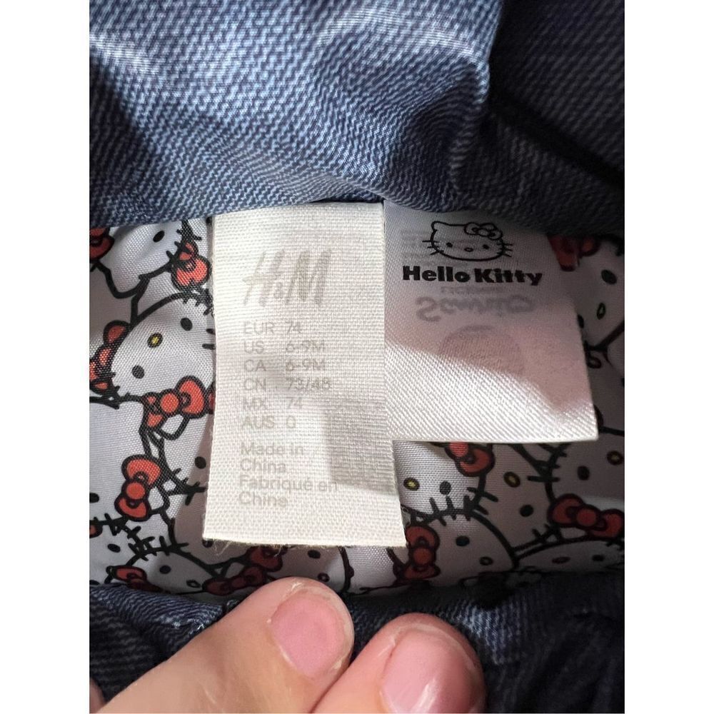 Hello Kitty Puffer Vest - Picture 3 of 5